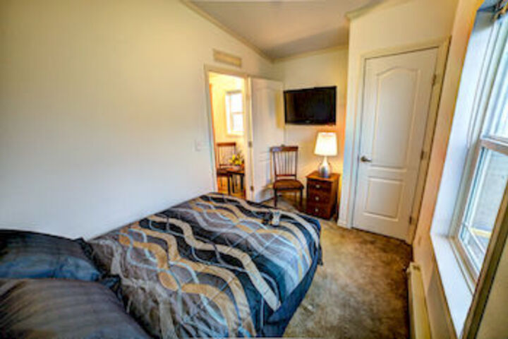 Room 13 of 20