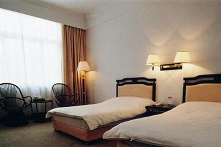 Room 2 of 24