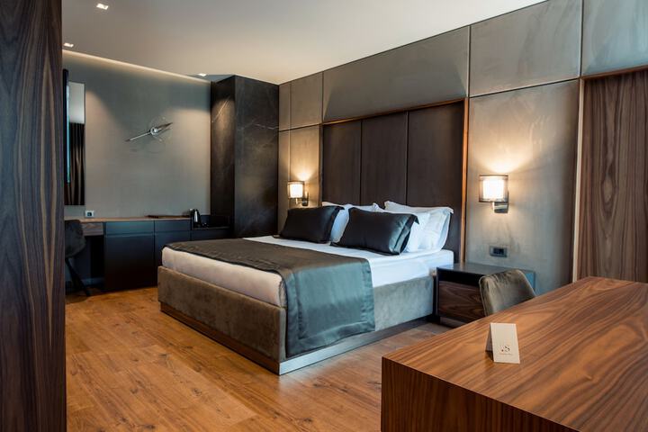 Room 3 of 38