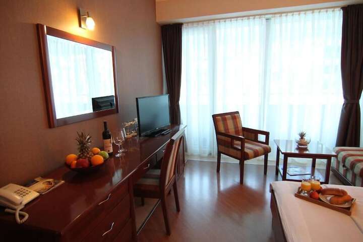 Room 5 of 27