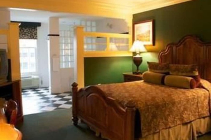 Room 6 of 39