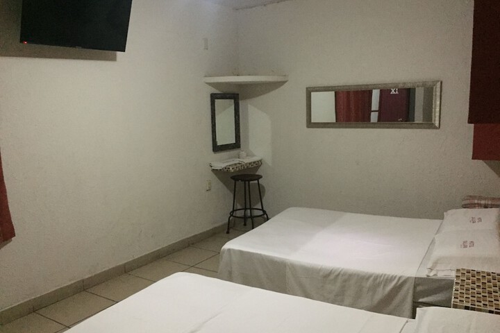 Room 10 of 19