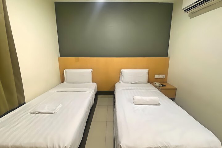 Room 44 of 101