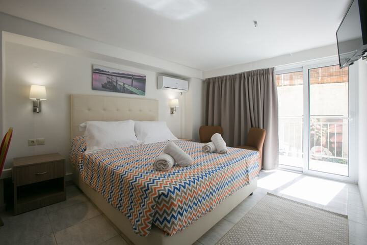 Room 16 of 50