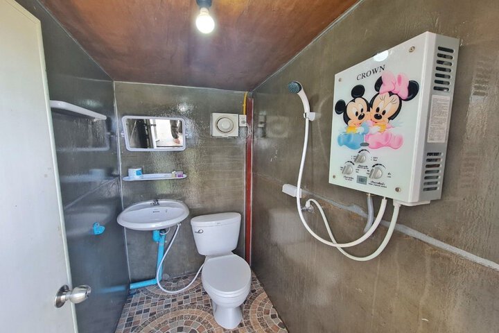 Room 9 of 12