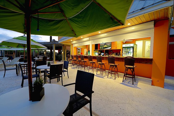 Hotel with Pool