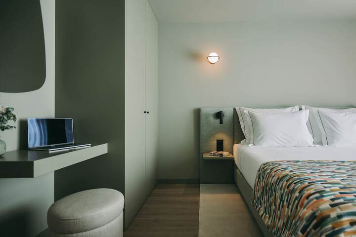 Room 27 of 145