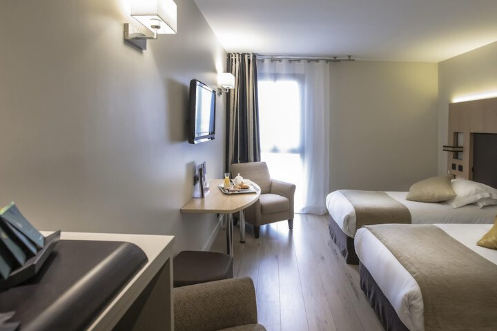 Room 28 of 150