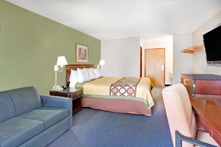 1 King Bed Suite (3 of 3)