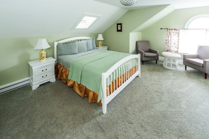 Room 14 of 37
