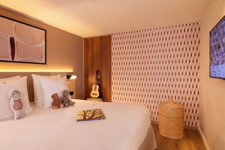 Room 25 of 203