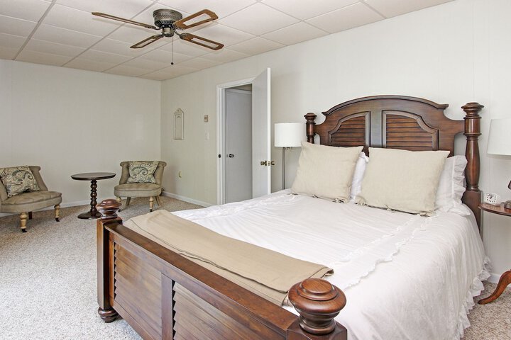 Room 2 of 22