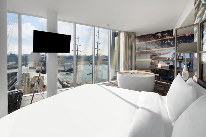 Room 12 of 41