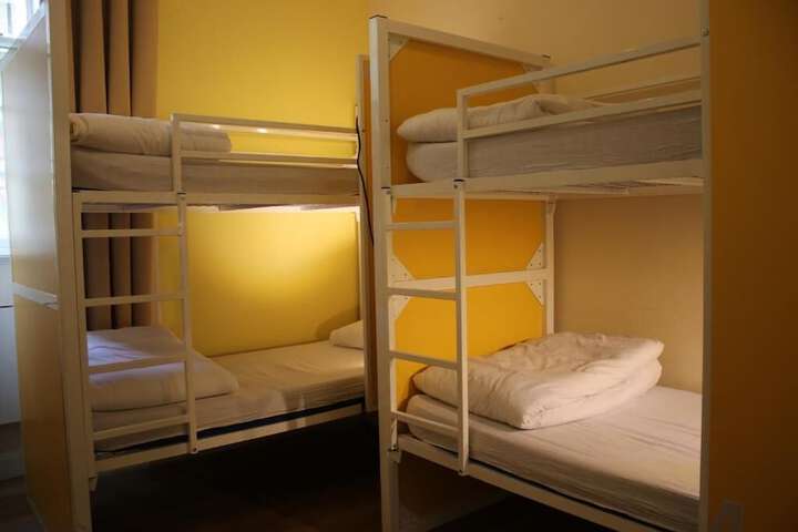 Room 10 of 76