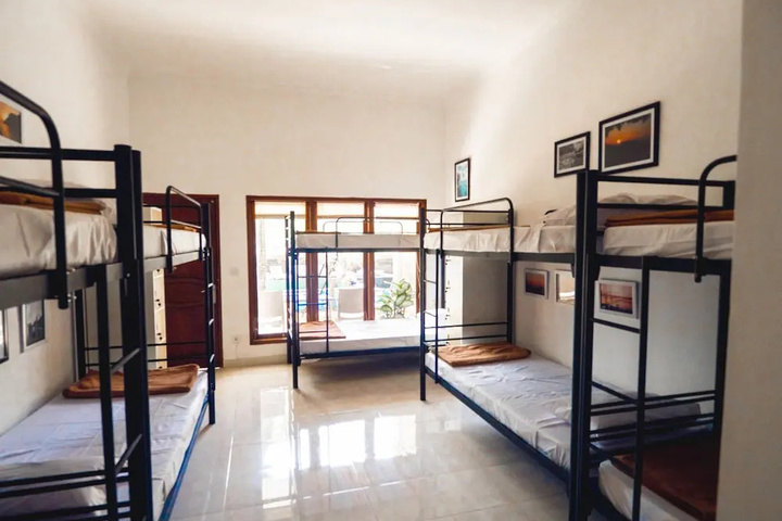 Room 8 of 14
