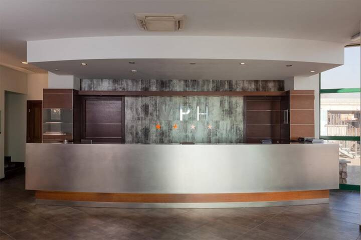 Entrance & Lobby