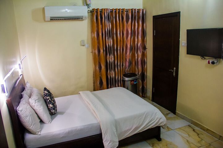 Room 17 of 58