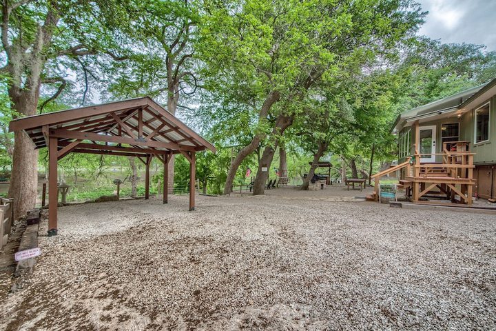 Property Grounds 24 of 38