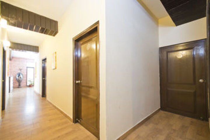 Ballroom/Hall 20 of 23