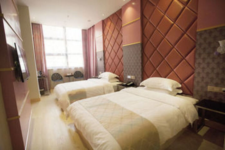 Room 2 of 36
