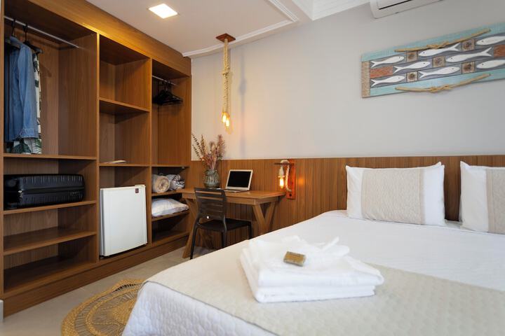 Room 6 of 76