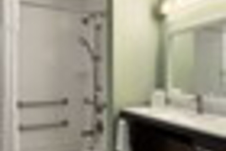 Suite 15 of 17