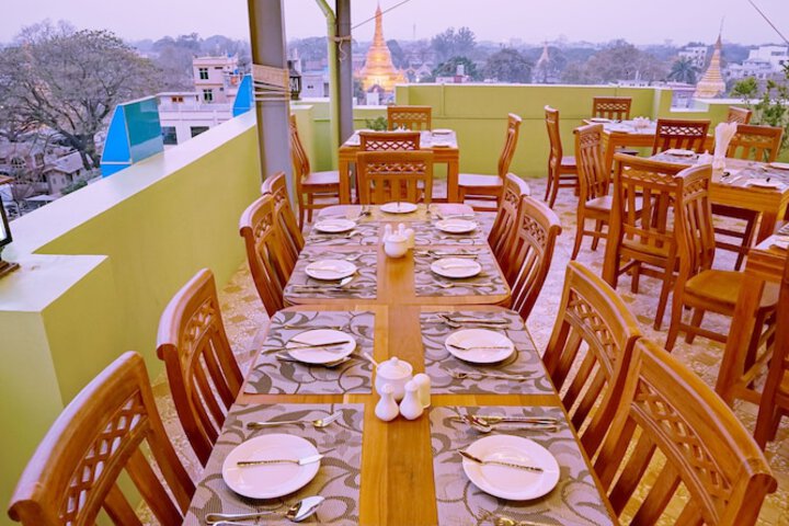 Dining 33 of 41