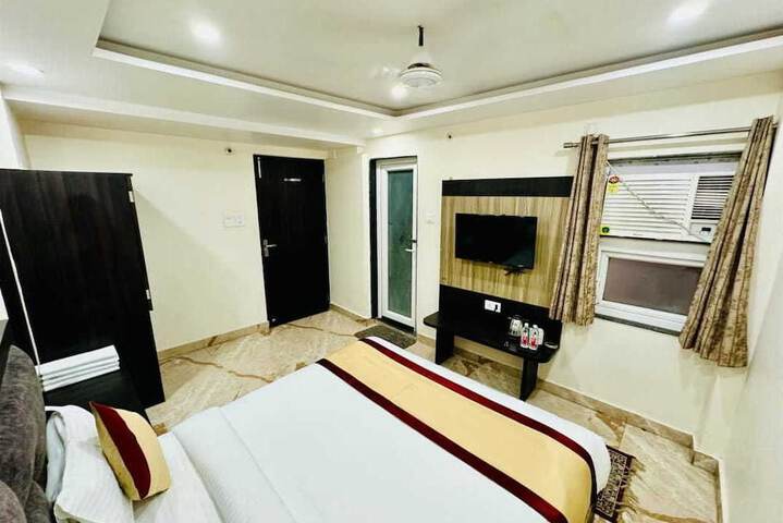 Room 17 of 46