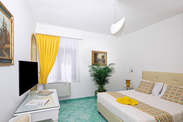 Room 12 of 116