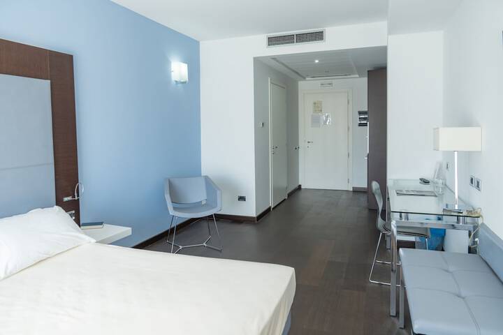 Room 9 of 52