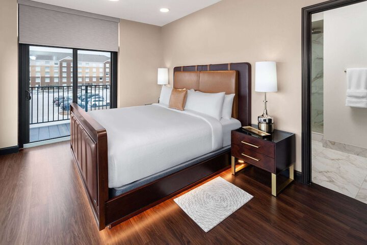 1 California King Bed Accessible Studio Suite Roll in Shower (13 of 20)