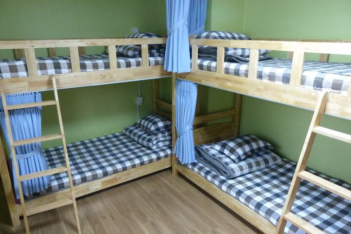 Room 5 of 43