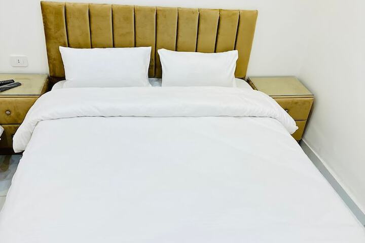Room 13 of 26