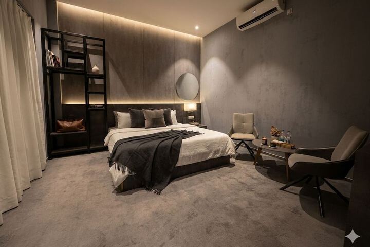 Room 5 of 9