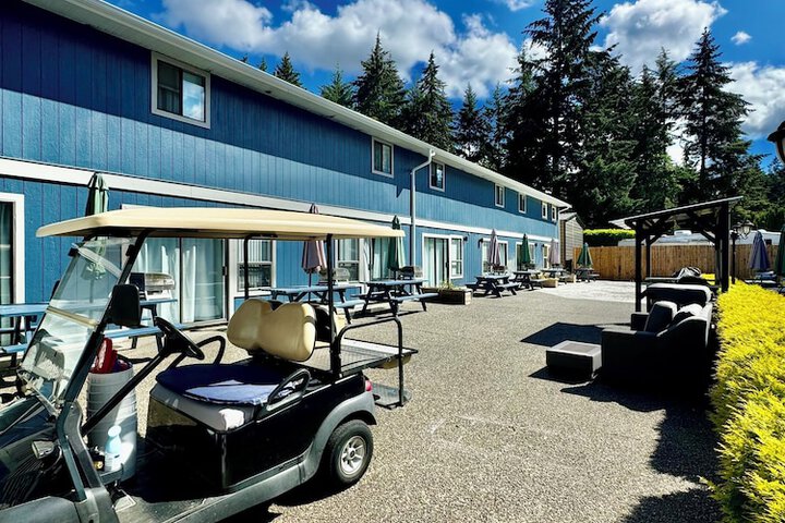 Hotel Exterior 186 of 188