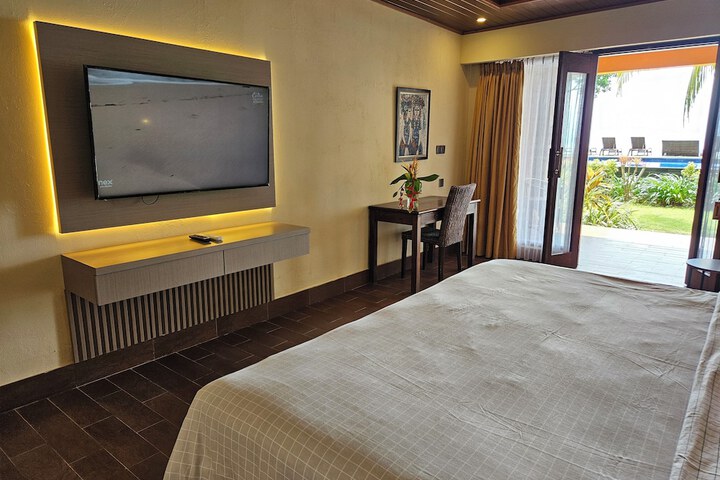 Room 13 of 65