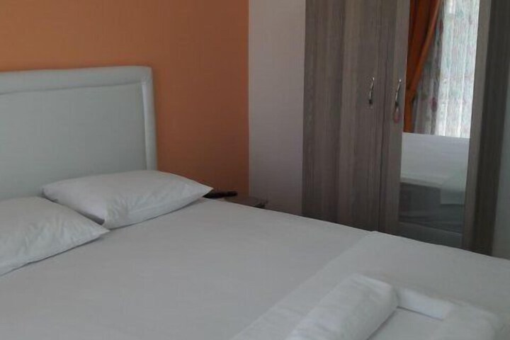 Room 21 of 82