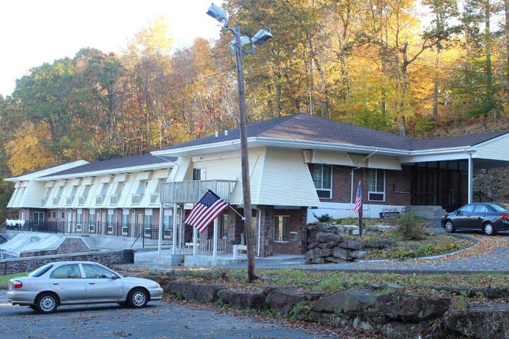 Passport Inn and Suites - Middletown