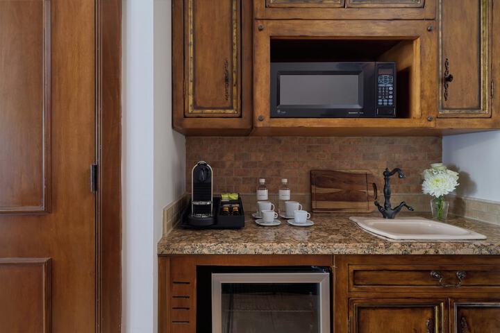 Private kitchenette