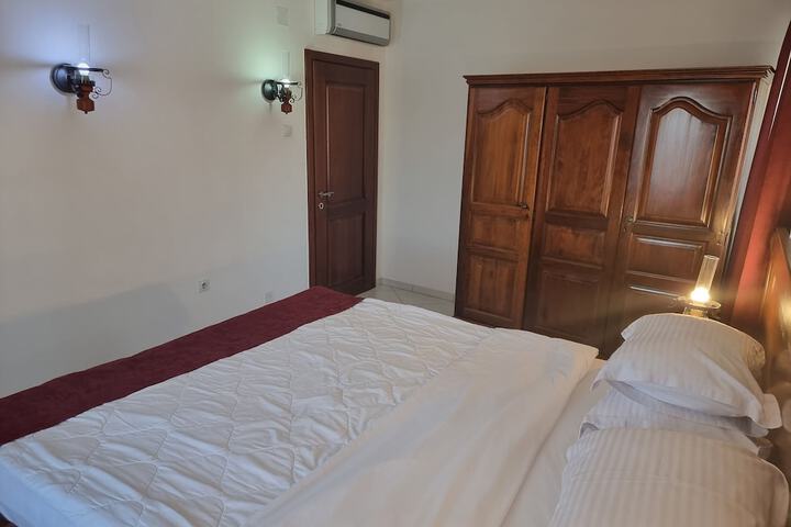 Room 5 of 263