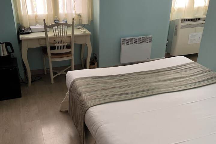 Room 16 of 50