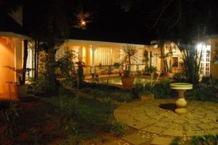 Hotel Exterior 3 of 18