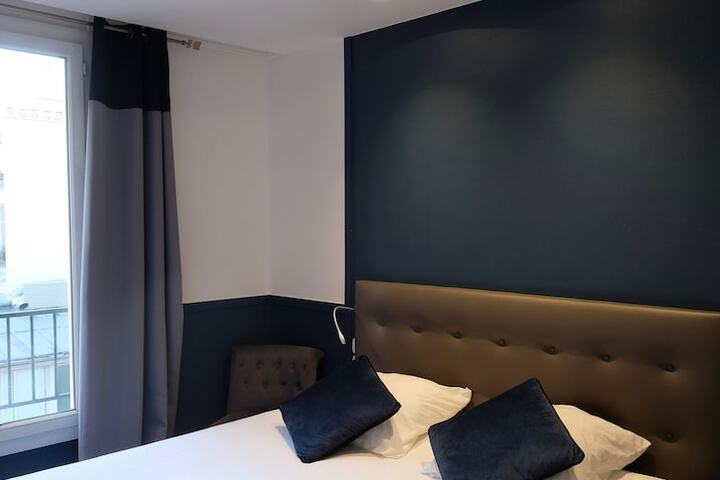 Room 10 of 34