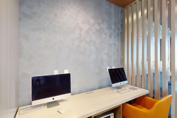 Business Center 75 of 94