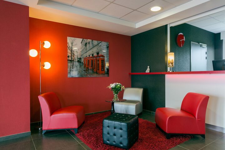 Guest Lobby