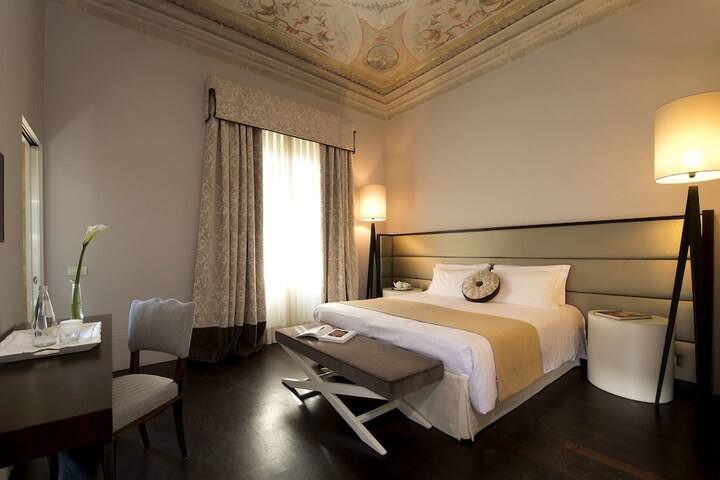 Room 4 of 23