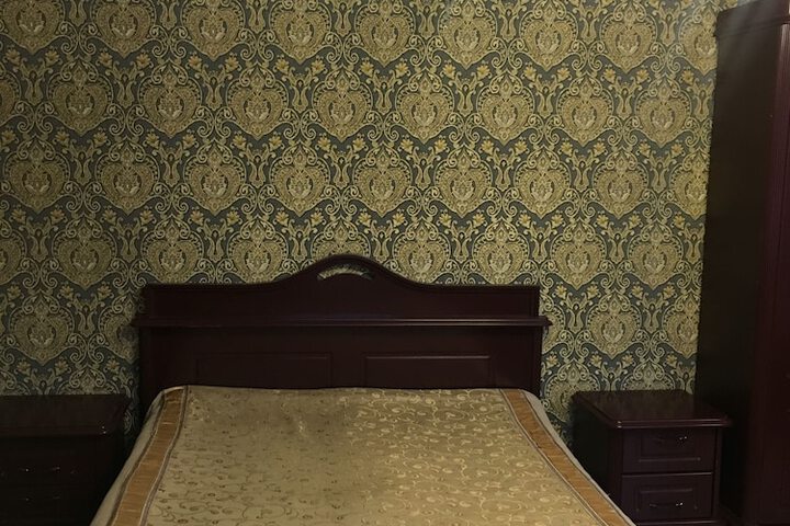 Room 10 of 43