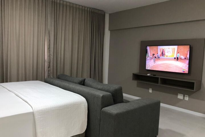 Room 32 of 37