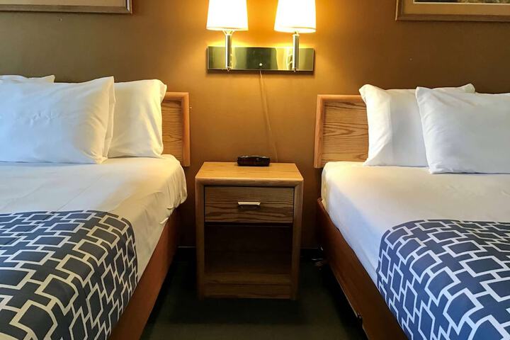 Room 10 of 15