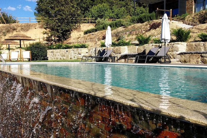 Pool 19 of 33